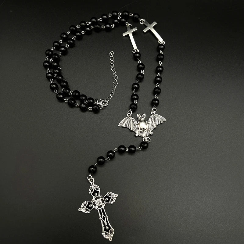 Colar de cruz vampírico