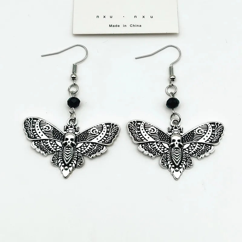 Brinco gótico mariposa de caveira