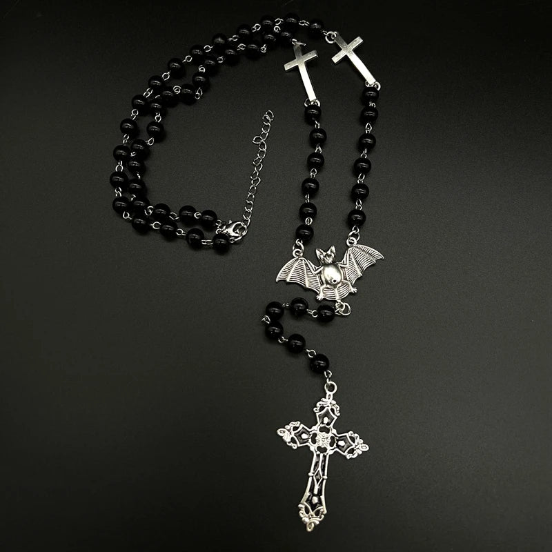 Colar de cruz vampírico
