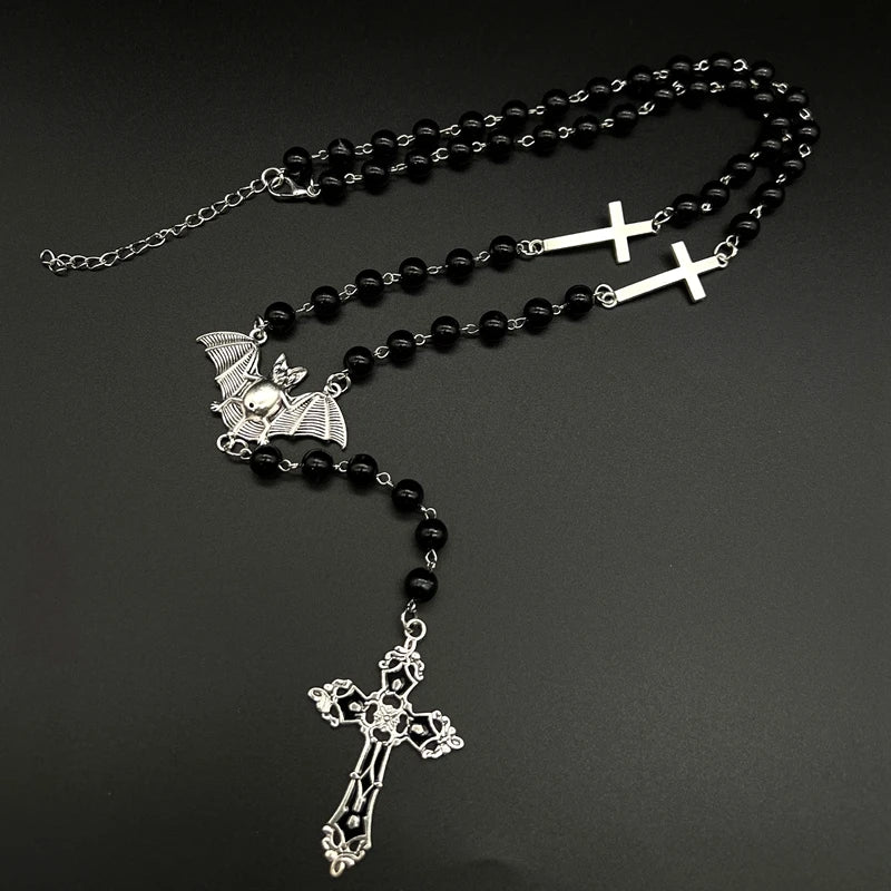 Colar de cruz vampírico