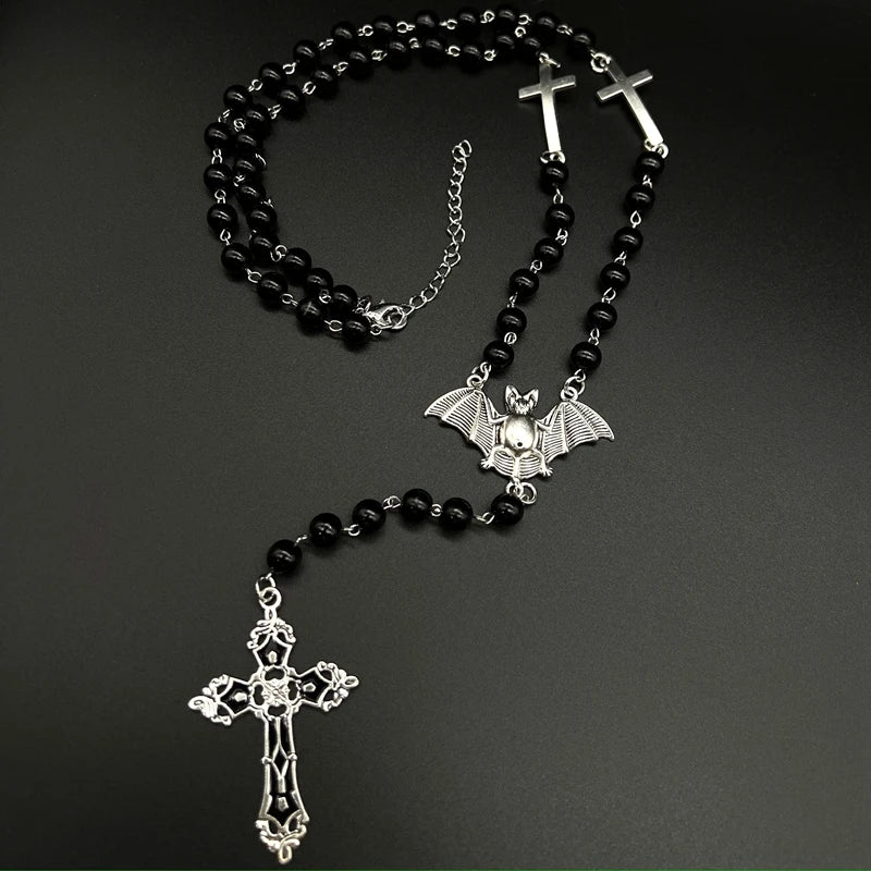 Colar de cruz vampírico