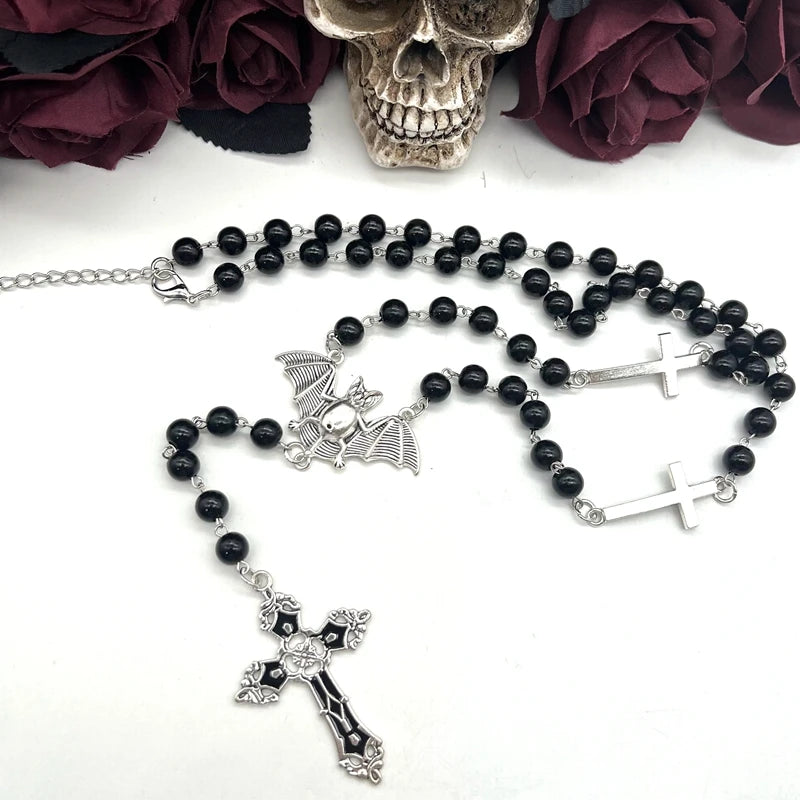 Colar de cruz vampírico