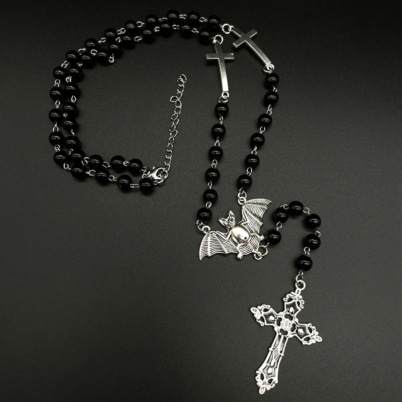 Colar de cruz vampírico